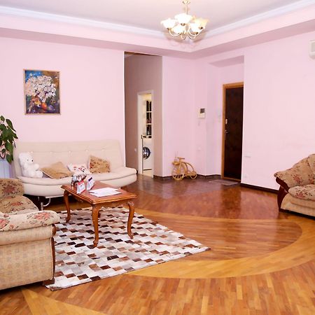 Apartment On 11 Amiryan Street Erevan Esterno foto
