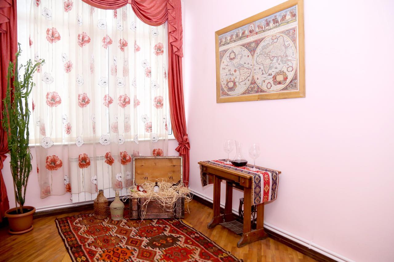 Apartment On 11 Amiryan Street Erevan Esterno foto